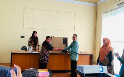 Bantuan Komputer - MTs Darul Mubin Kota Gorontalo